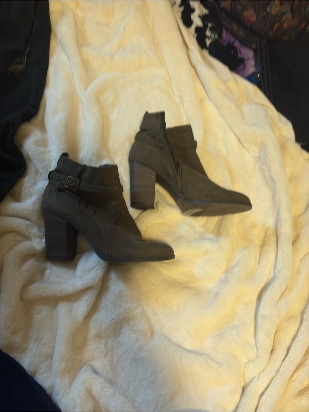 Women’s Suede Ankle Boots in Gray - Stylish Heeled Booties